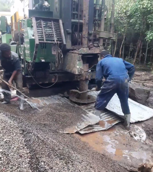 GRAVEL PACKING IN PROGRESS